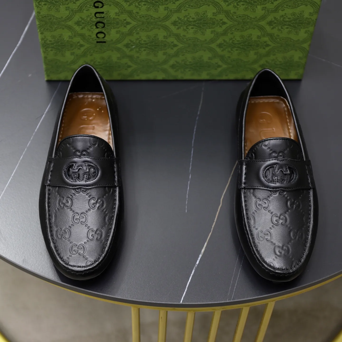 Ex-factory price: 460💰[GUCCI] Gucci ⚠️High-end men’s driving and pedal series ⚠️38-44 (customized for 45) ⚠️All original cowhide leather! Thick and soft! Made entirely of calfskin lining! Rubber sheet anti-slip beanie sole! Three-dimensional package technology! Fashionable and classic! Handicrafts! Original high quality! Feel free to compare!